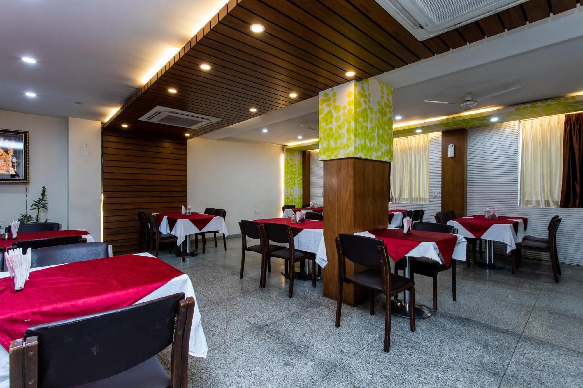 Super Hotel O Mohit Regency Bhopal Zewnętrze zdjęcie
